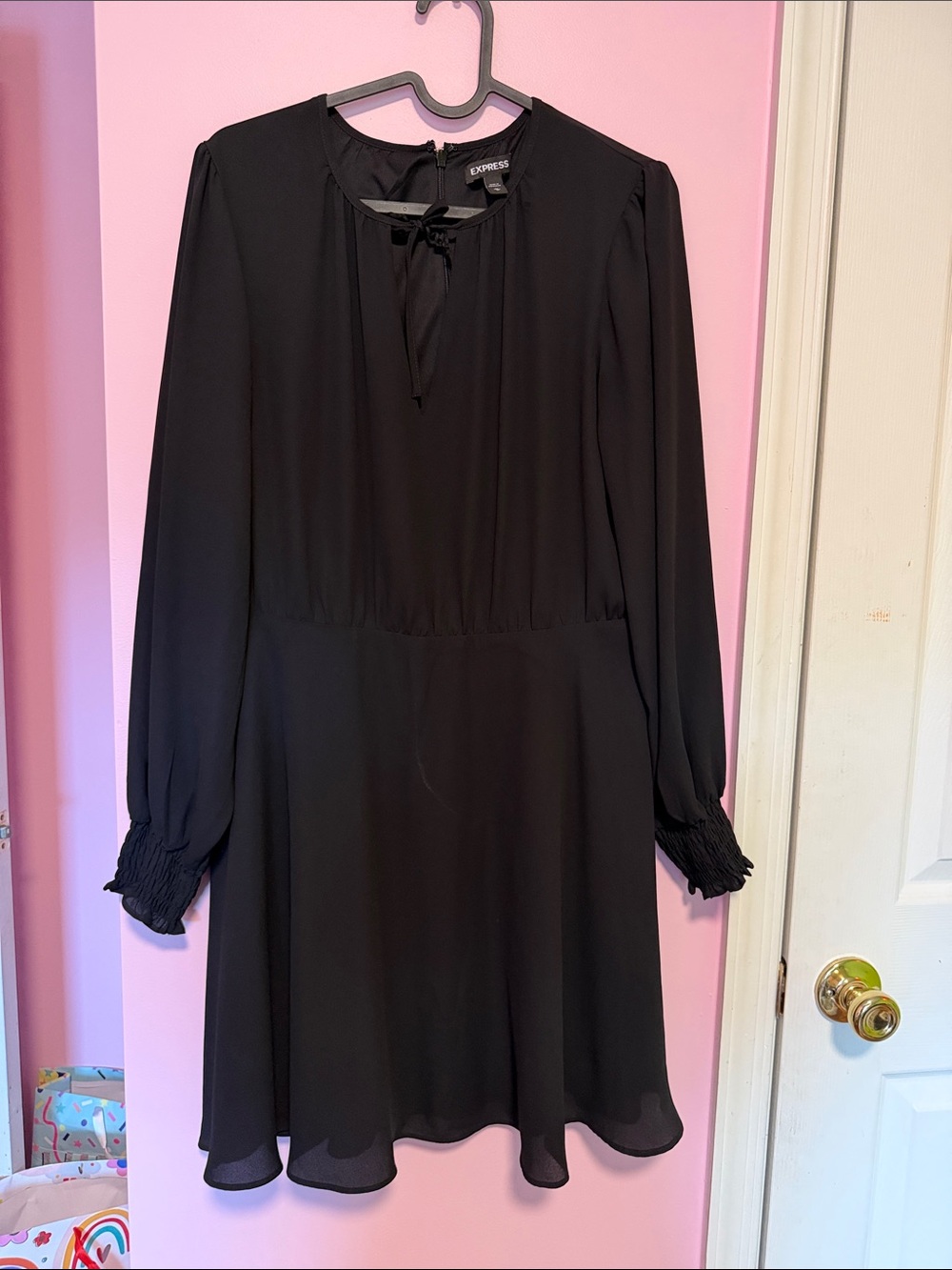 Express Black Long-Sleeve Tie-Neck Smocked-Cuff Dress